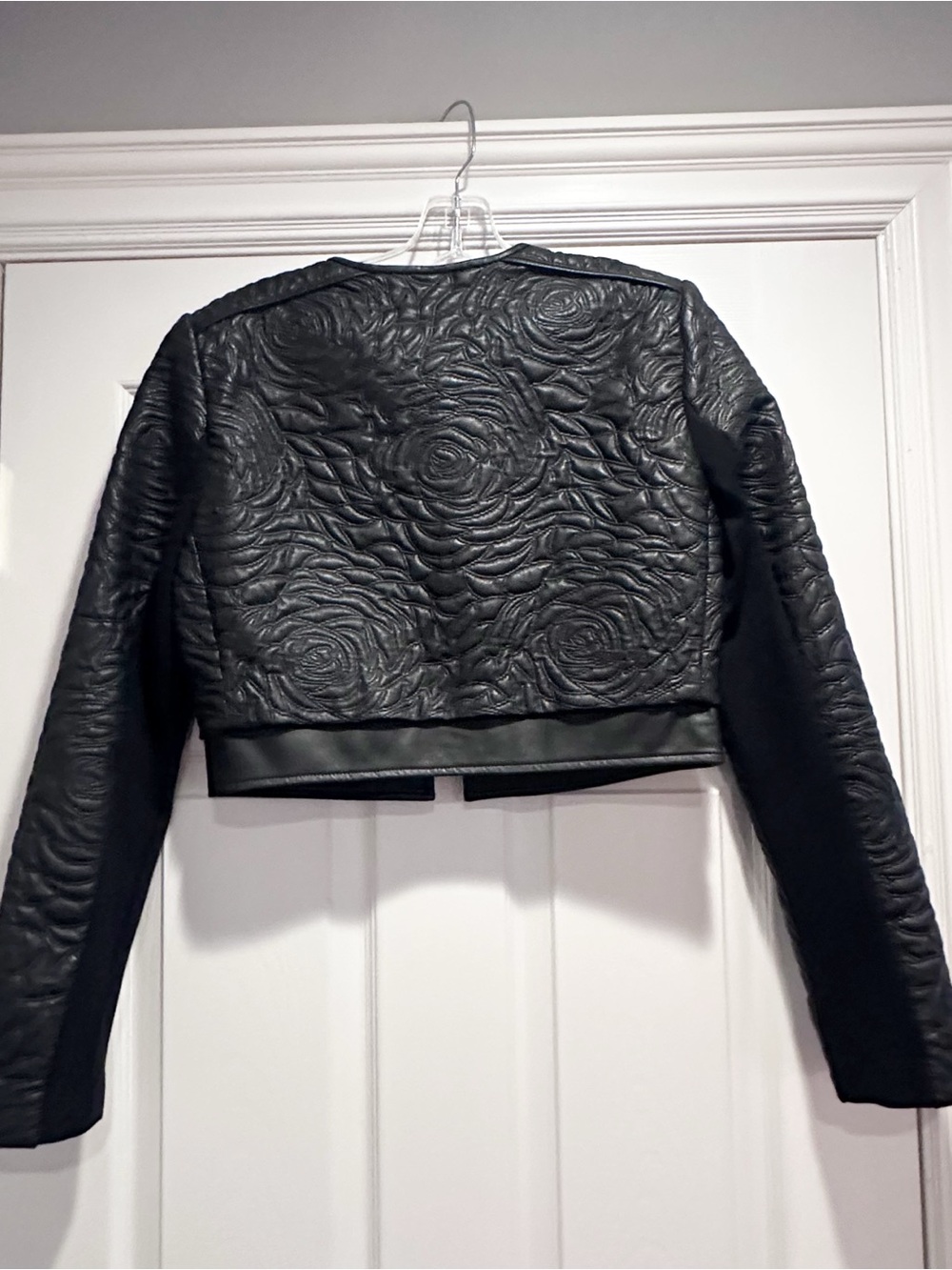 BCBG MaxAzria DUKE Cropped Faux Leather Jacket Embossed Rose Pattern MEDIUM - Picture 15 of 16